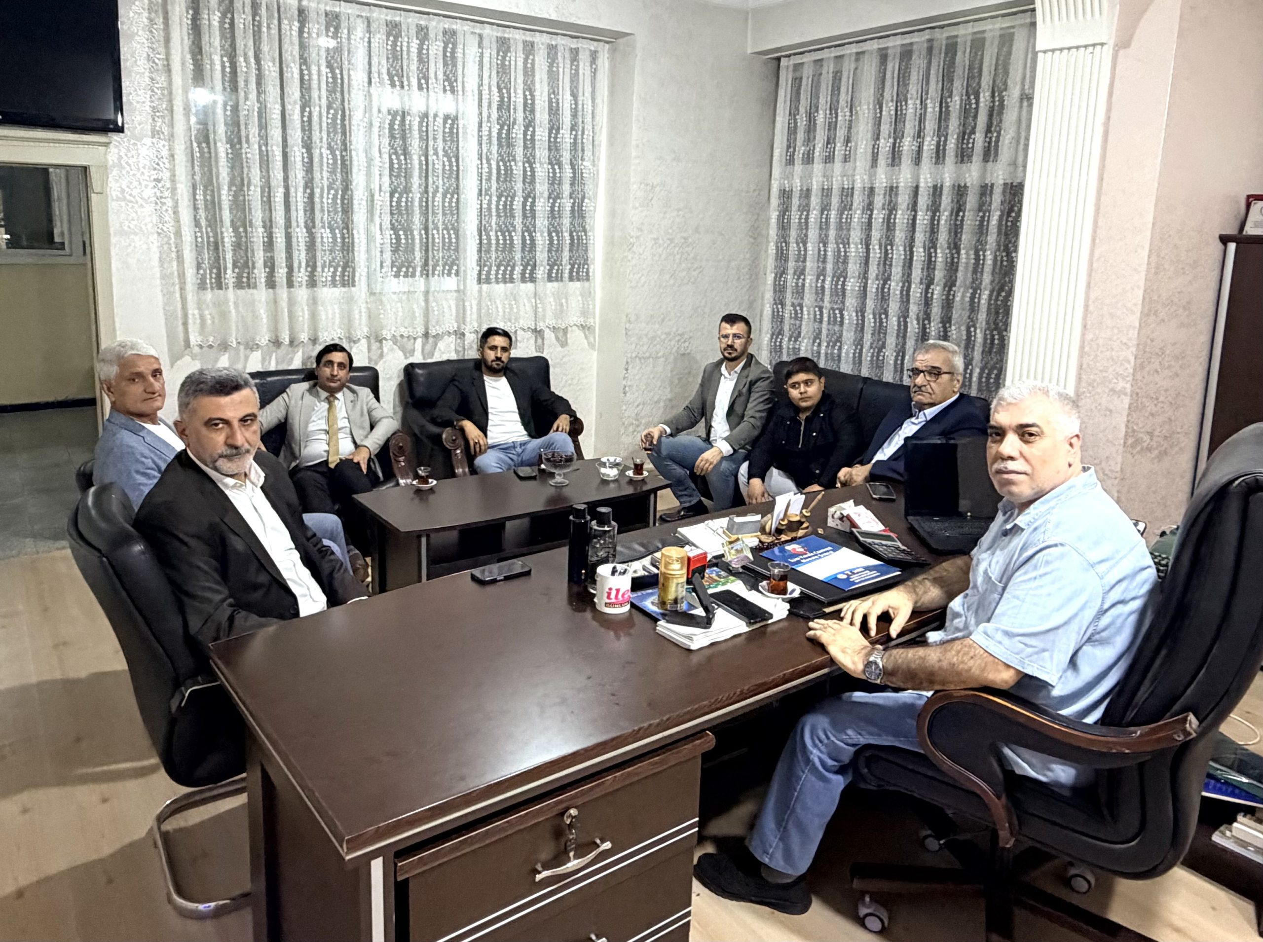 Mardin Büyük Aile Platformu İl Başkanı Necmeddin Başboğa ve beraberindeki