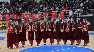 Mardin’de Cumhuriyet’in 103’üncü yıl dönümü törenle kutlandı. Vali Tuncay Akkoyun’un