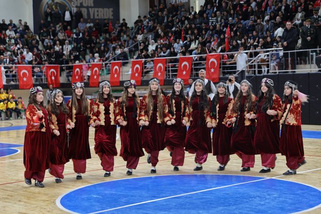 Mardin’de Cumhuriyet’in 103’üncü yıl dönümü törenle kutlandı. Vali Tuncay Akkoyun’un