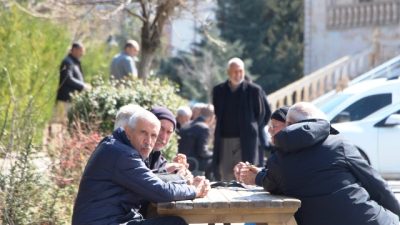 Emekli Memur-Sen Mardin İl Temsilcisi Abdulsamet Yılmaz, emekli maaşlarının yalnızca