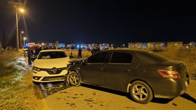 Mardin’in Nusaybin ilçesinde 3 aracın karıştığı trafik kazasında 4 kişi