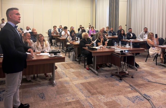 MEDİMASTDER Medikal Estetik Akademisi, Türkiye’nin farklı bölgelerinden yaklaşık 60 hekimi