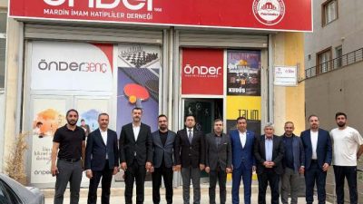 AK Parti Artuklu İlçe Başkanı Yavuz Çaltekin ve AK Parti